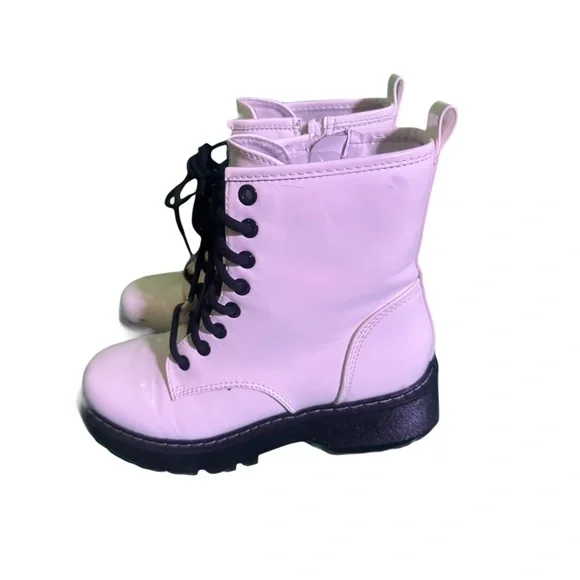 Stylish White Combat Boots - Picture 2 of 8